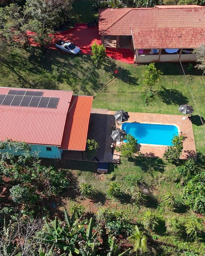 Vista de cima com piscina